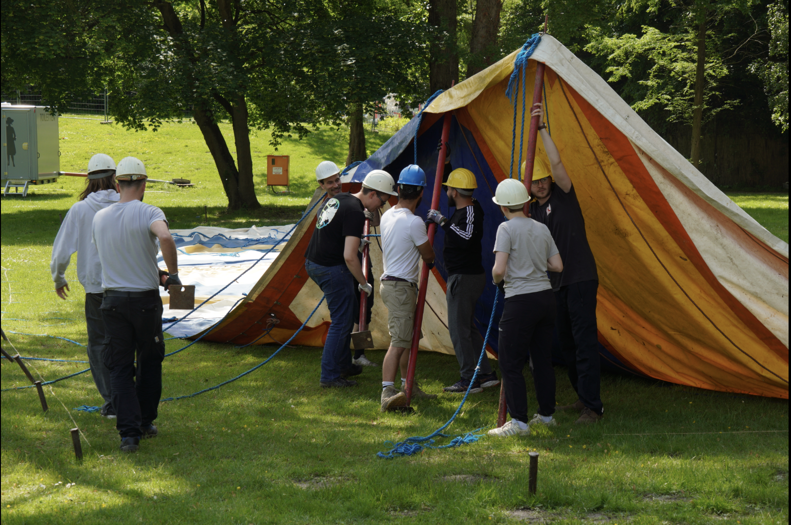 Aufbau des 22. Internationalen Pfingstjugendtreffen hat erfolgreich begonnen. Wir freuen uns auf ein sonniges Pfingsten!